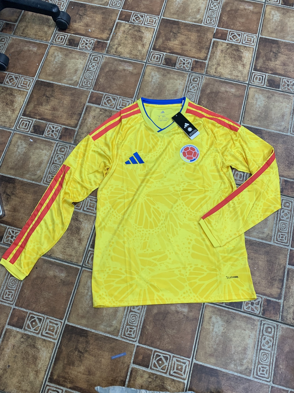 Adidas Colombia 2026 World Cup Long Sleeve Jersey Size M